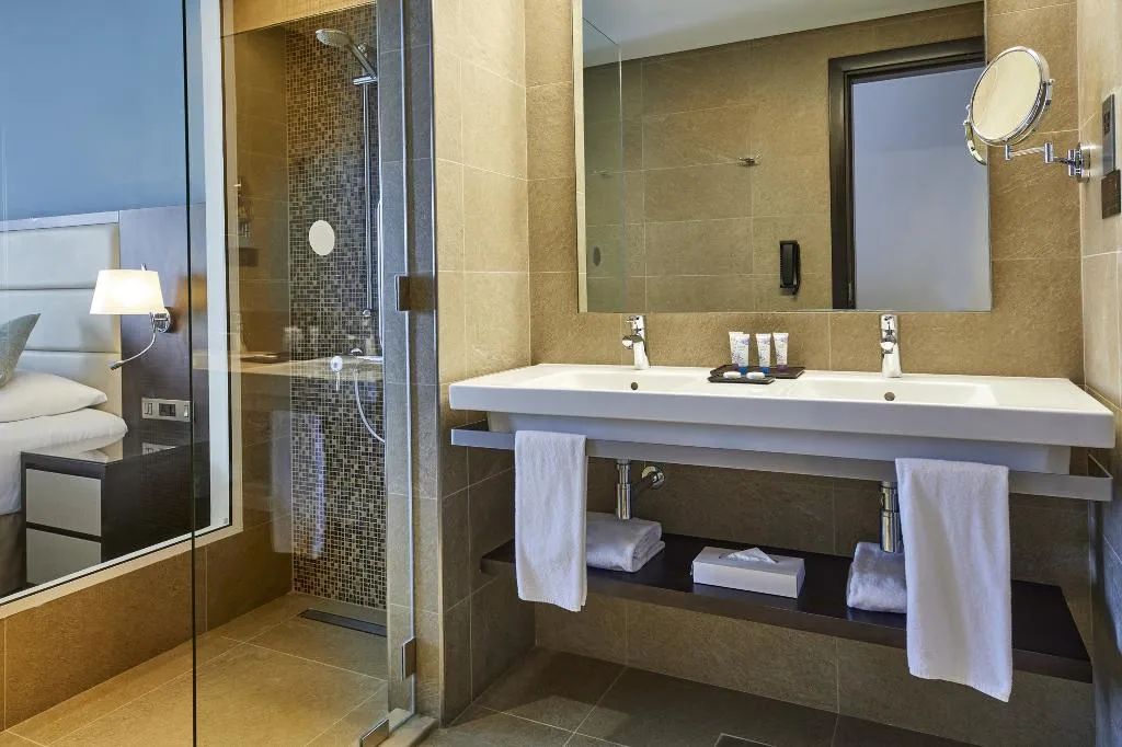 Double or Twin SEA VIEW Room, Hotel Riu Dubai - All Inclusive, Dubai