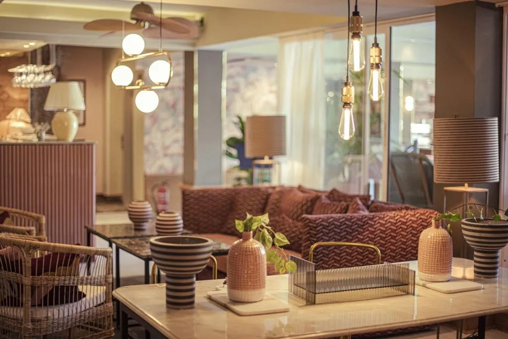 Lobby, Feliz, Majorca