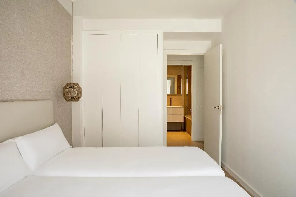 FAMILY ROOM STANDARD Room, Europa Apartments, Barcelona
