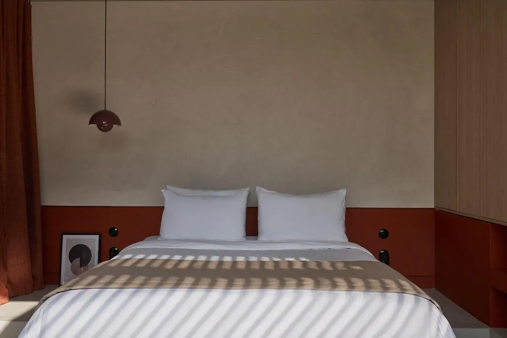 Room, Newel Psychiko, Athens
