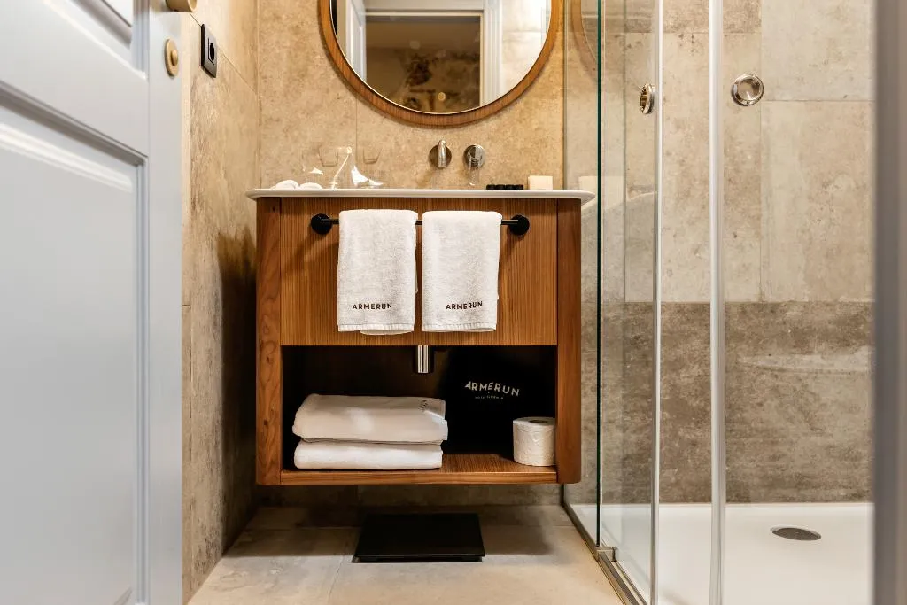 Double or Twin DELUXE SIDE SEA VIEW Room, Armerun Heritage Hotel & Residences, Split
