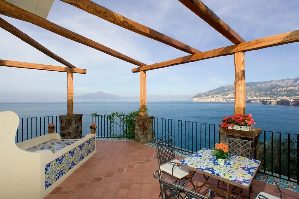SUITE DELUXE SEA VIEW Room, La Tonnarella, Naples