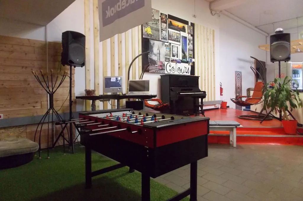 Sports and Entertainment, Hostel Colours, Milan