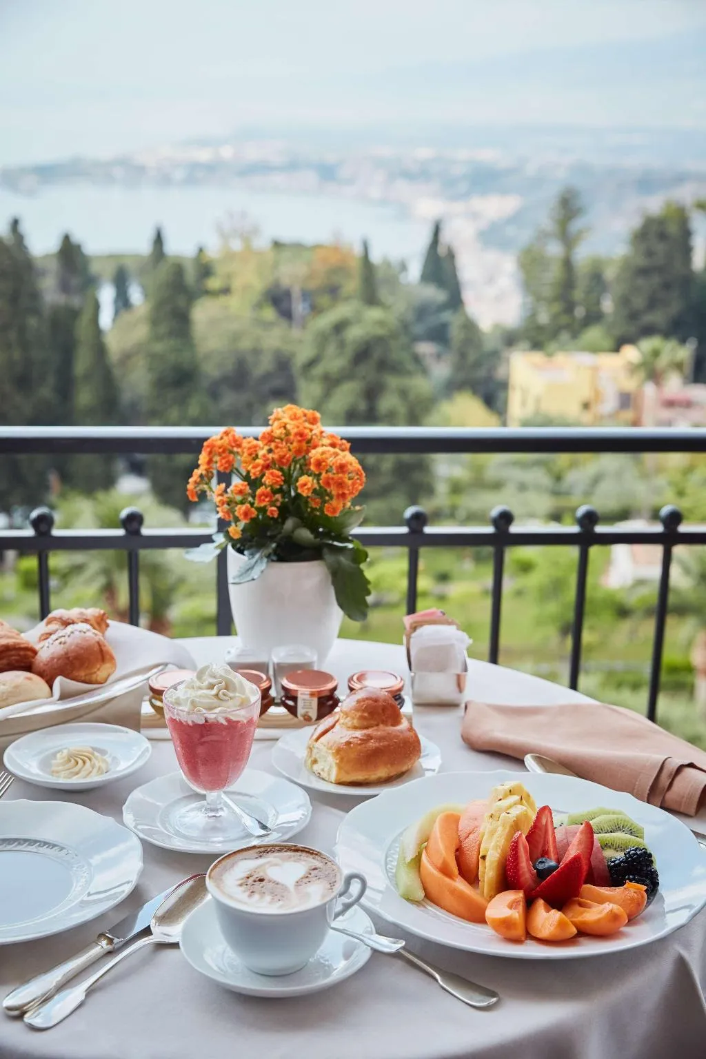 Room DELUXE Room, Grand Hotel Timeo, A Belmond Hotel, Taormina, Taormina
