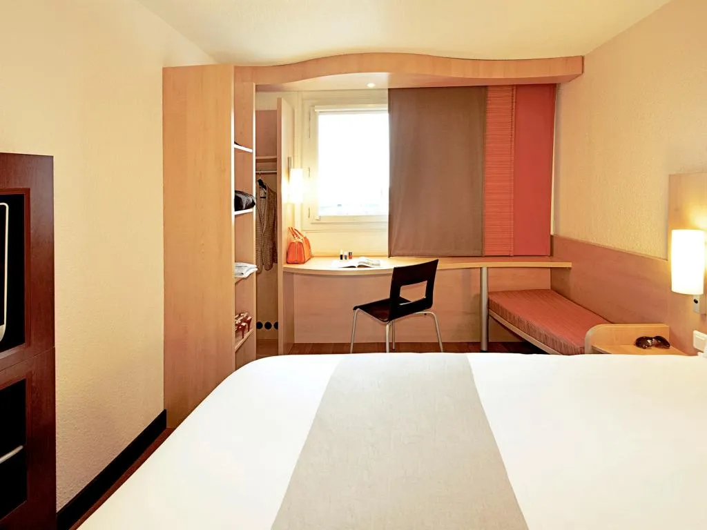 Room WITH DOUBLE BED Room, Ibis Lisboa Jose Malhoa, Lisbon