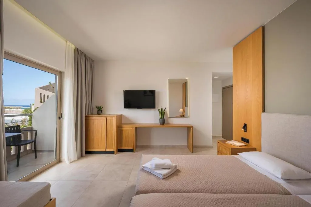 Room, Petritos Rooms And Studios, Crete