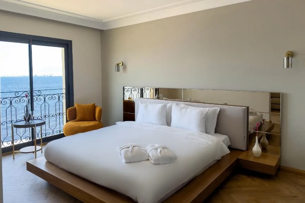 SUITE WITH JACUZZI Room, The Yali Konak Hotel Izmir, Izmir