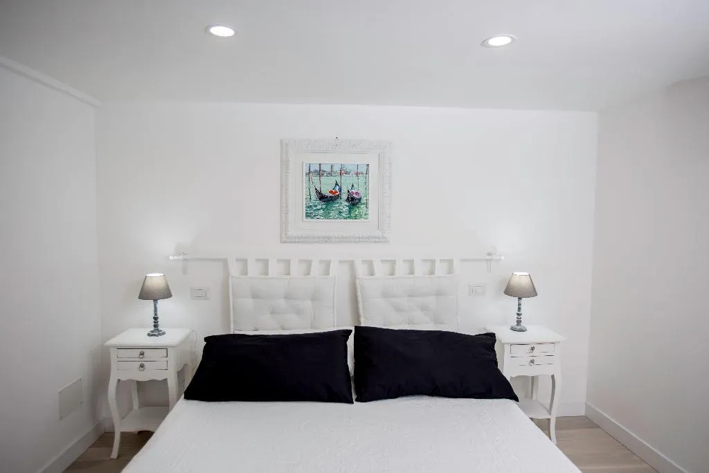 APARTMENT CAPACITY 4 Room, Residence Ventimiglia, Palermo