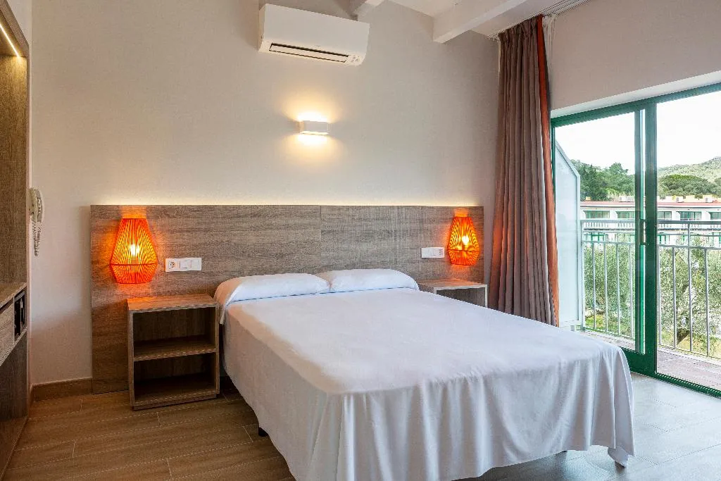 STUDIO CAPACITY 3 Room, Medplaya Sant Eloi, Costa Brava