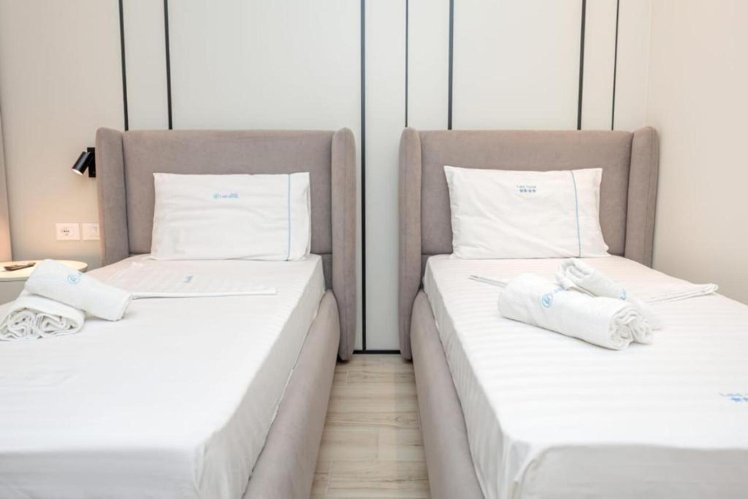 Laid Hotel, Kavaje