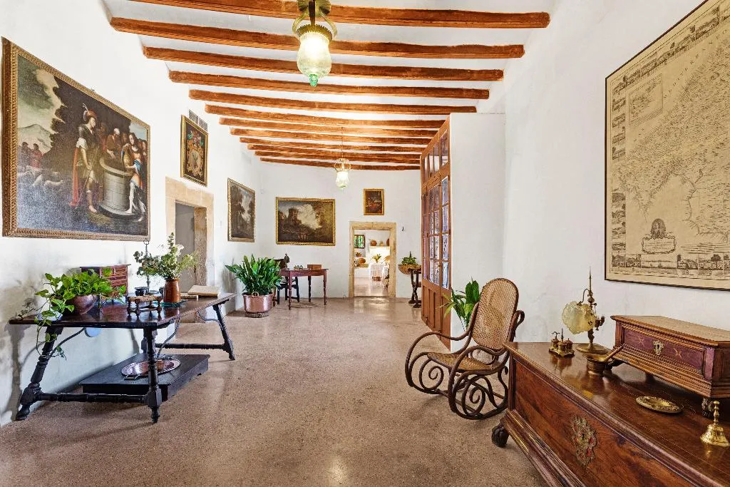 Lobby, Torrent Fals, Majorca