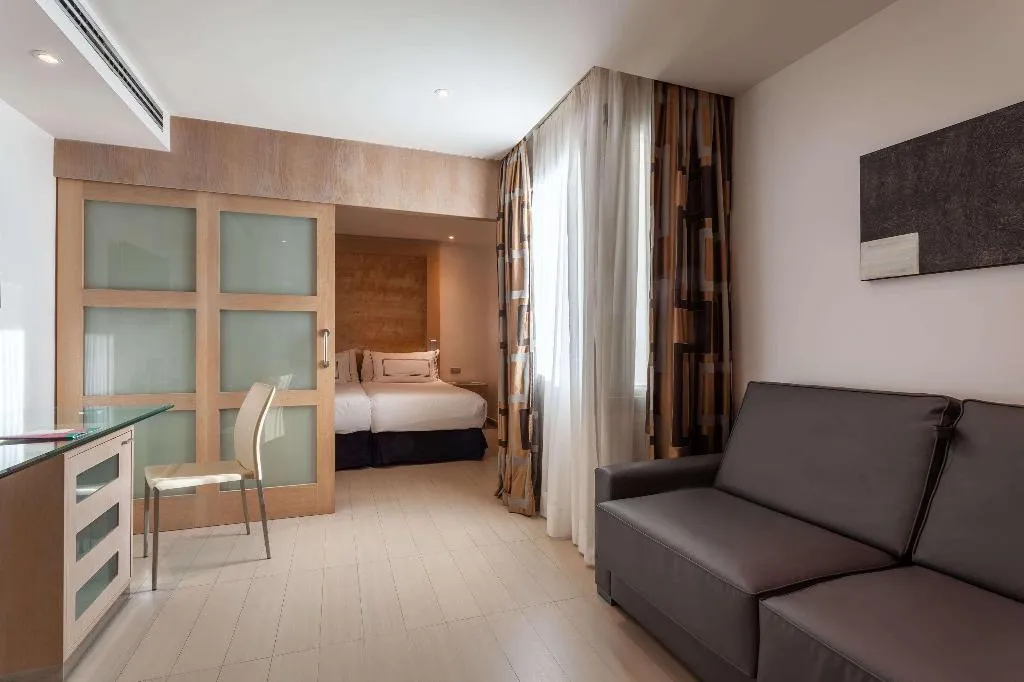 FAMILY ROOM STANDARD Room, Melia Sevilla, Seville