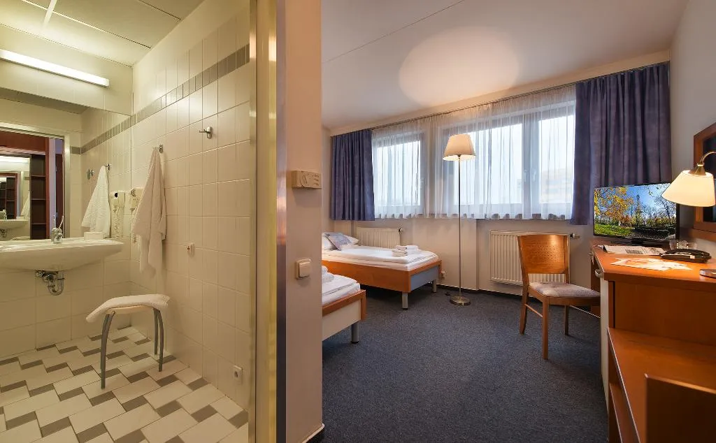 Double or Twin STANDARD Room, EA hotel Populus, Prague