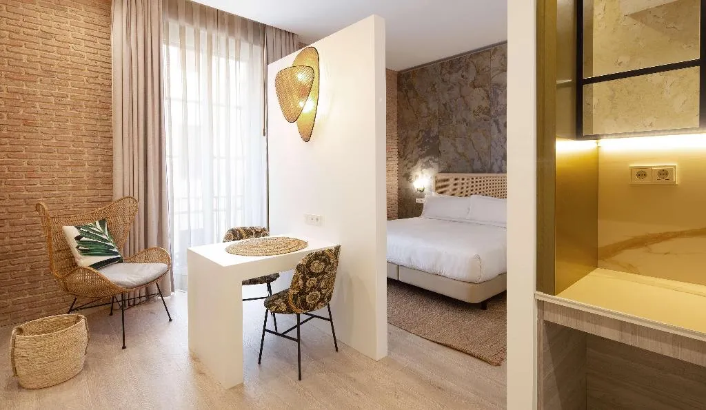 DOUBLE Accessible KING SIZE BED Room, Atocha Hotel Madrid, Tapestry Collection by Hilton, Madrid