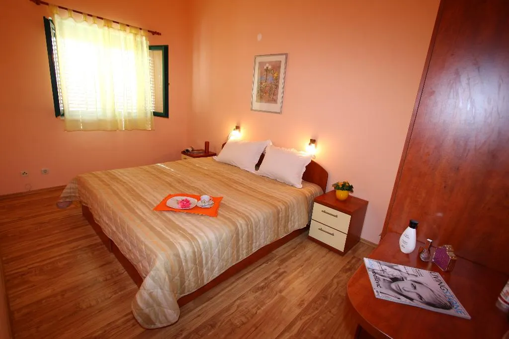 APARTMENT TWO BEDROOMS Room, Beach Apartments Lavica, Split