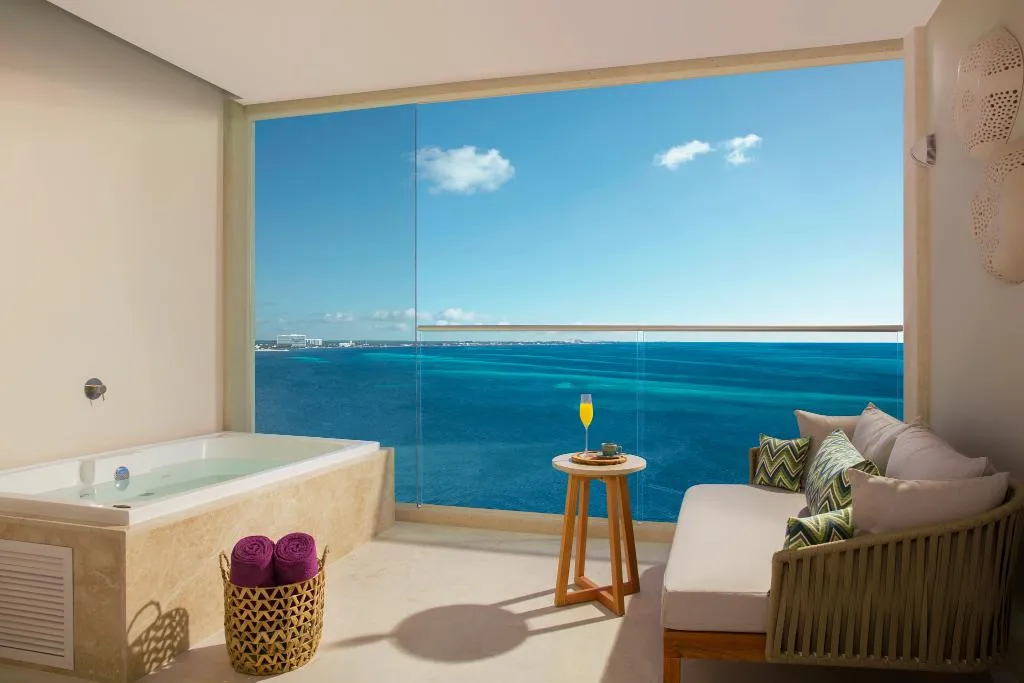 JUNIOR SUITE CLUB DELUXE Room, Breathless Cancun Soul Resort & Spa, Cancun Area