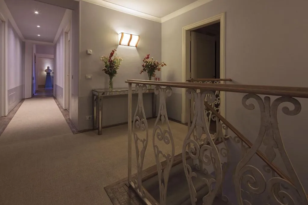 Lobby, Palazzo Di Camugliano, Florence