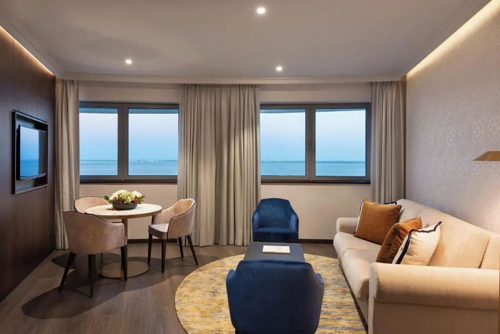 JUNIOR SUITE KING SIZE BED Room, Eurostars Universal Lisboa, Lisbon