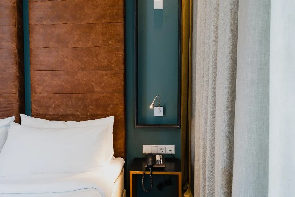 JUNIOR SUITE STANDARD Room, Hotel De Hallen, Amsterdam