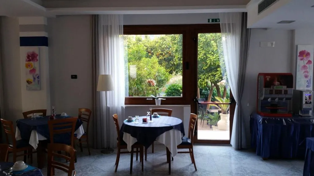 Restaurant, Leone, Naples