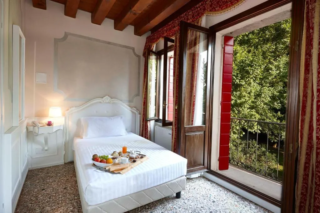 SINGLE DELUXE Room, Hotel Villa Patriarca, Venice