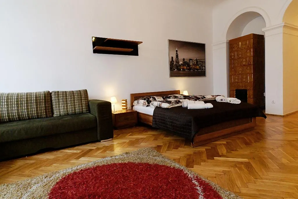 STUDIO CAPACITY 4 Room, P&J Tourist Apartments, Krakow