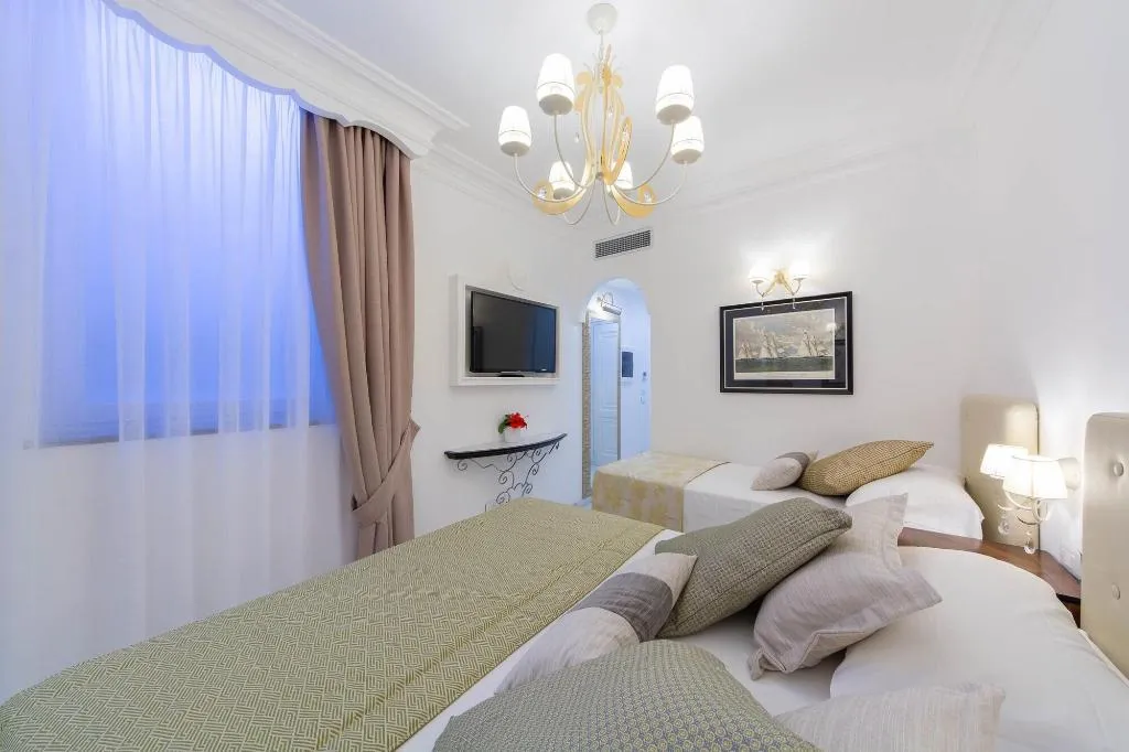 Room, Villa Amore, Naples