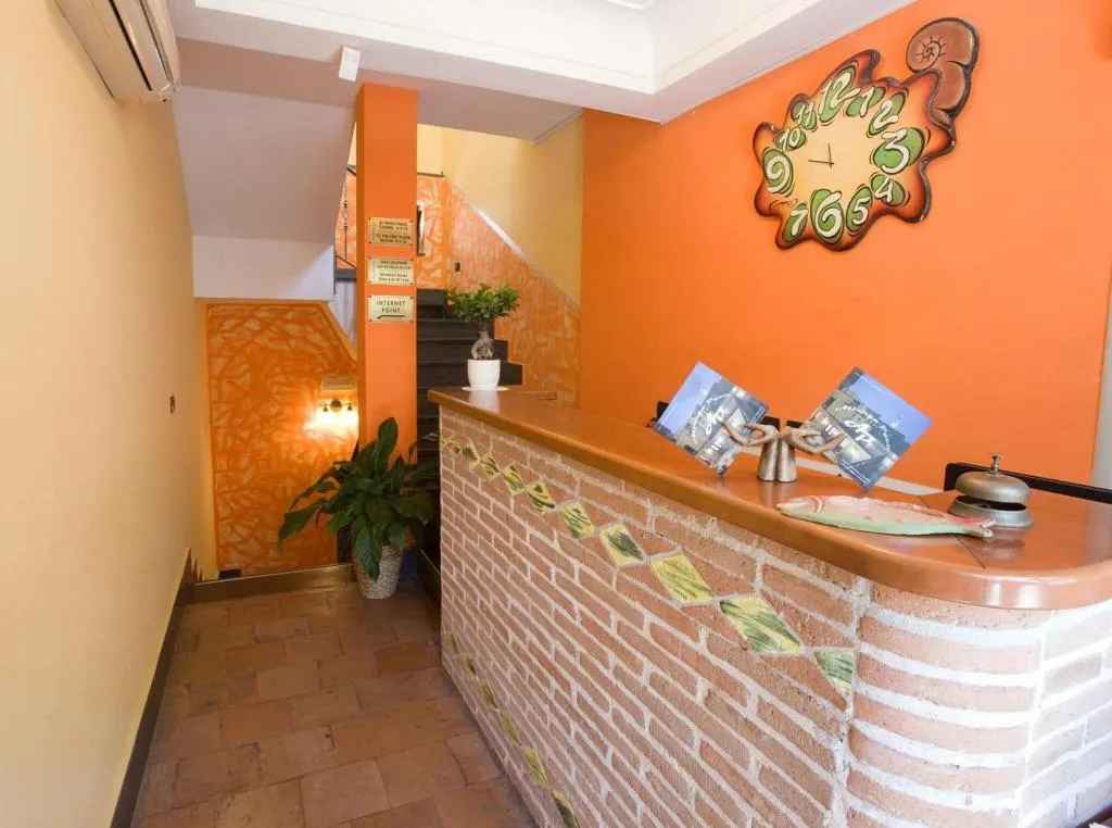 Lobby, Albergo Pace, Naples