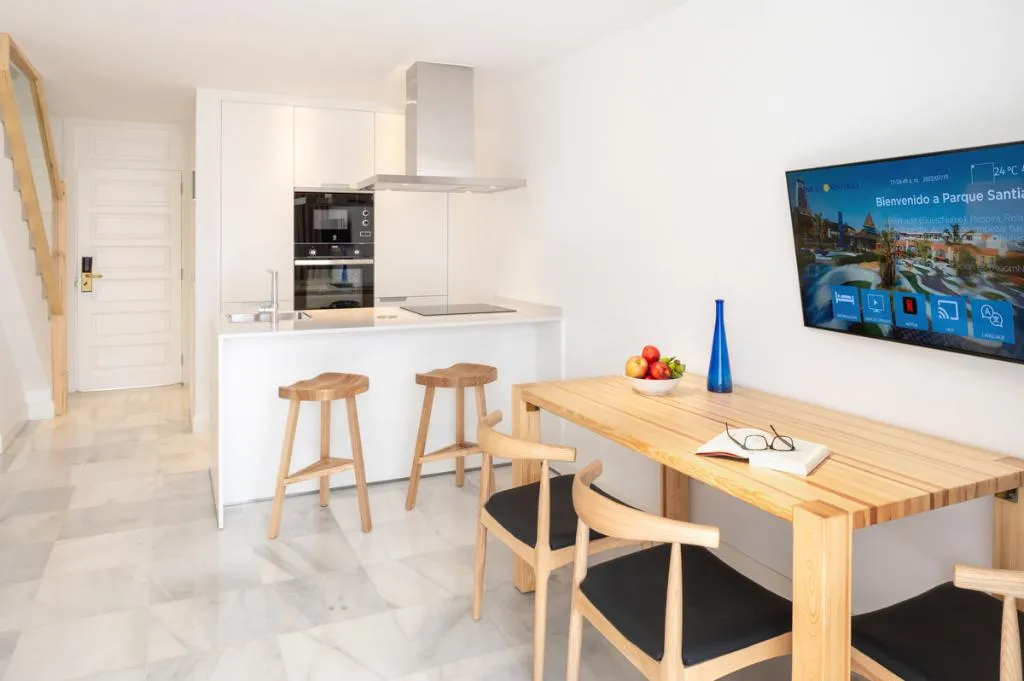 APARTMENT SUPERIOR ONE BEDROOM Room, Parque Santiago IV, Tenerife