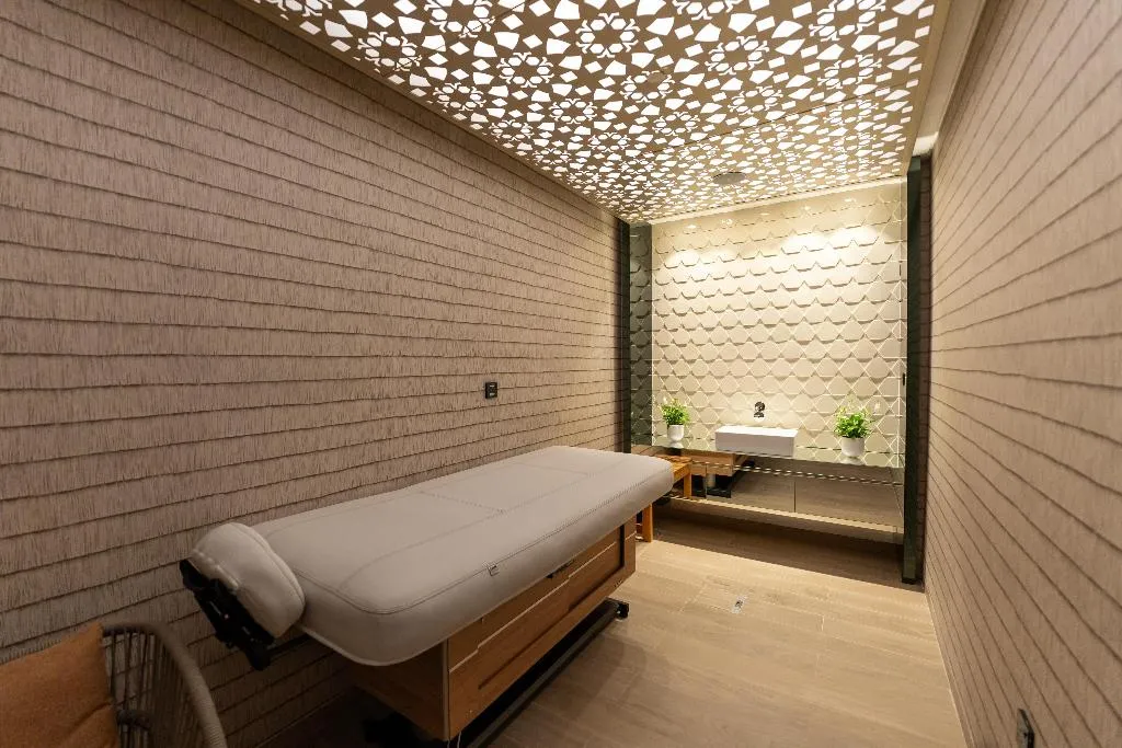 Sports and Entertainment, Tumbi Ht Dubai The Palm, Tapestry Collec by Hilton, Dubai