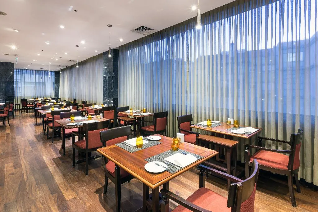 Restaurant, Radisson Blu Hotel, Lisbon, Lisbon