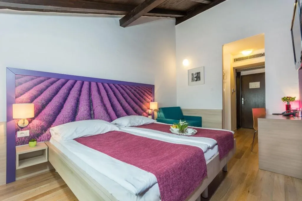 Room, Vista, Istria