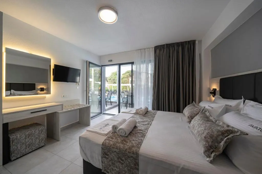 QUADRUPLE ONE BED Room, Avaton Luxury Resort  And Spa Access The Enigma, Thessaloniki