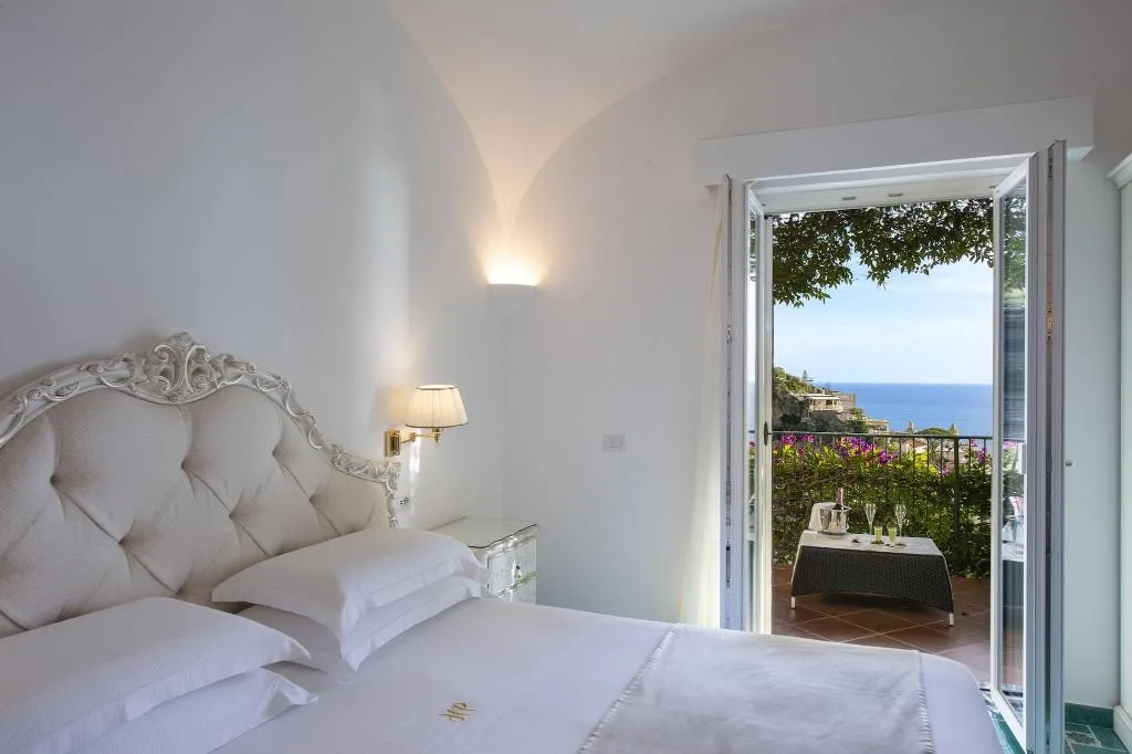 SUITE DELUXE SEA VIEW Room, Hotel Pellegrino, Naples