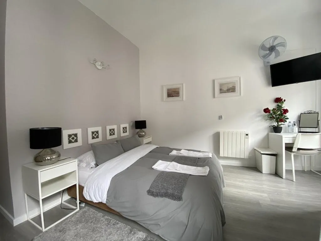 Room, Residencial Triunfo, Porto