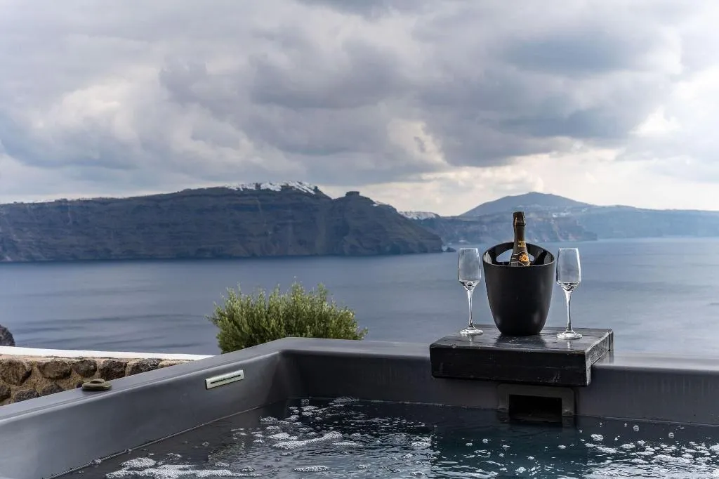 Room, Solstice Luxury Suites, Santorini