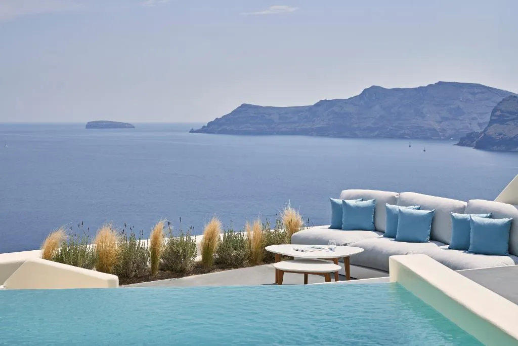 SUITE WITH PRIVATE POOL Room, Canaves Oia Suites, Santorini