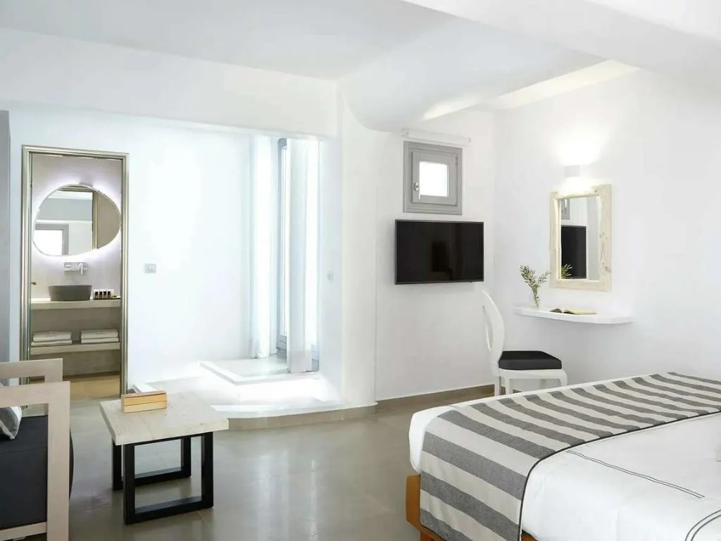 SUITE WITH JACUZZI Room, Kalisti Hotel & Suites, Santorini