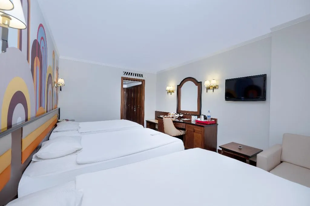 TRIPLE DELUXE MOUNTAIN VIEW Room, Megasaray West Beach Antalya, Antalya