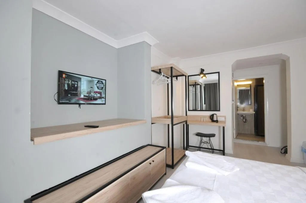 Room, Sema, Dalaman