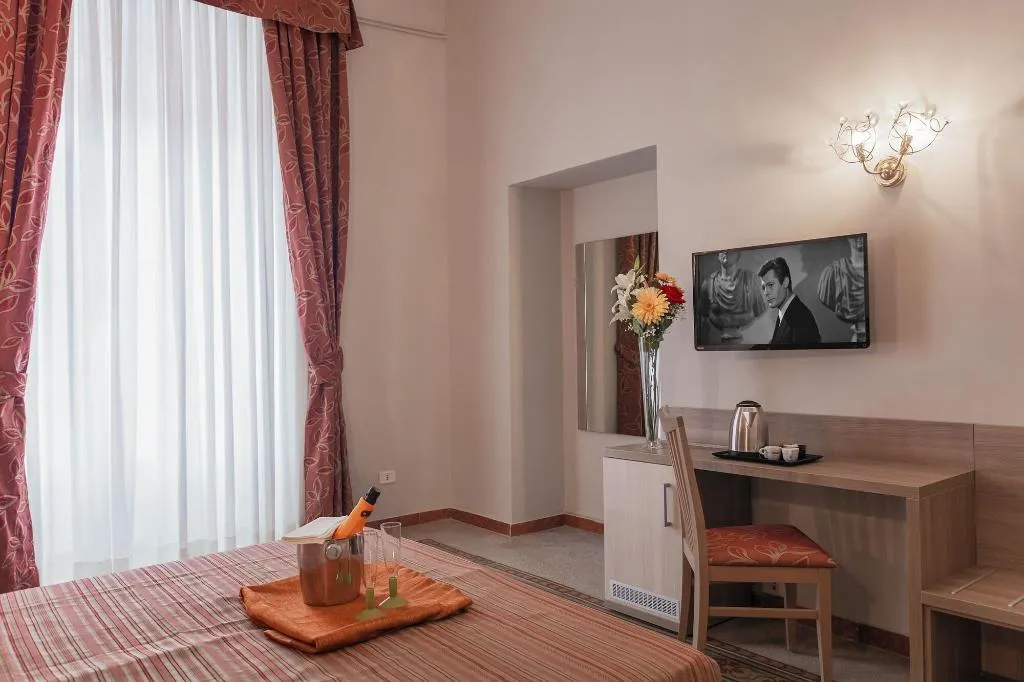 Room, Domus Napoleone, Naples