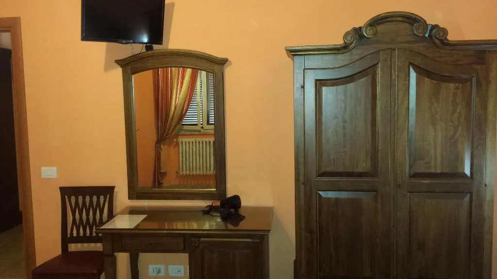 Room, Pitagora House, Naples