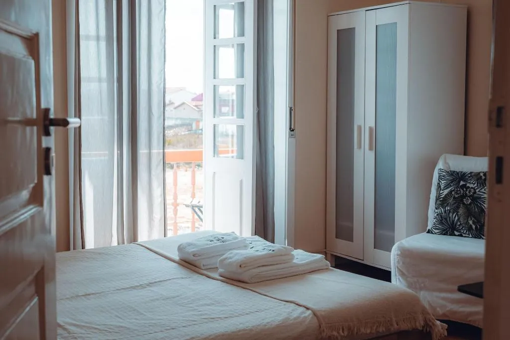 Room, The Beach Corner Guesthouse, Porto