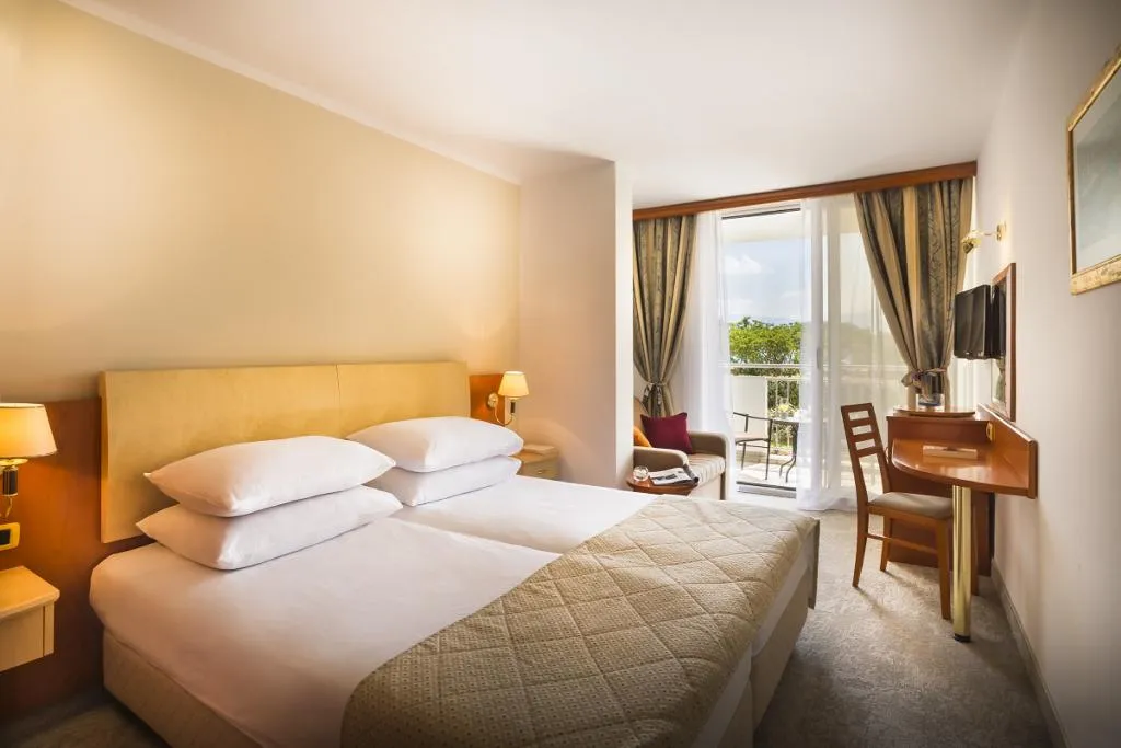 TRIPLE SUPERIOR Room, Sunny Baška Residence (ex Zvonimir), Split