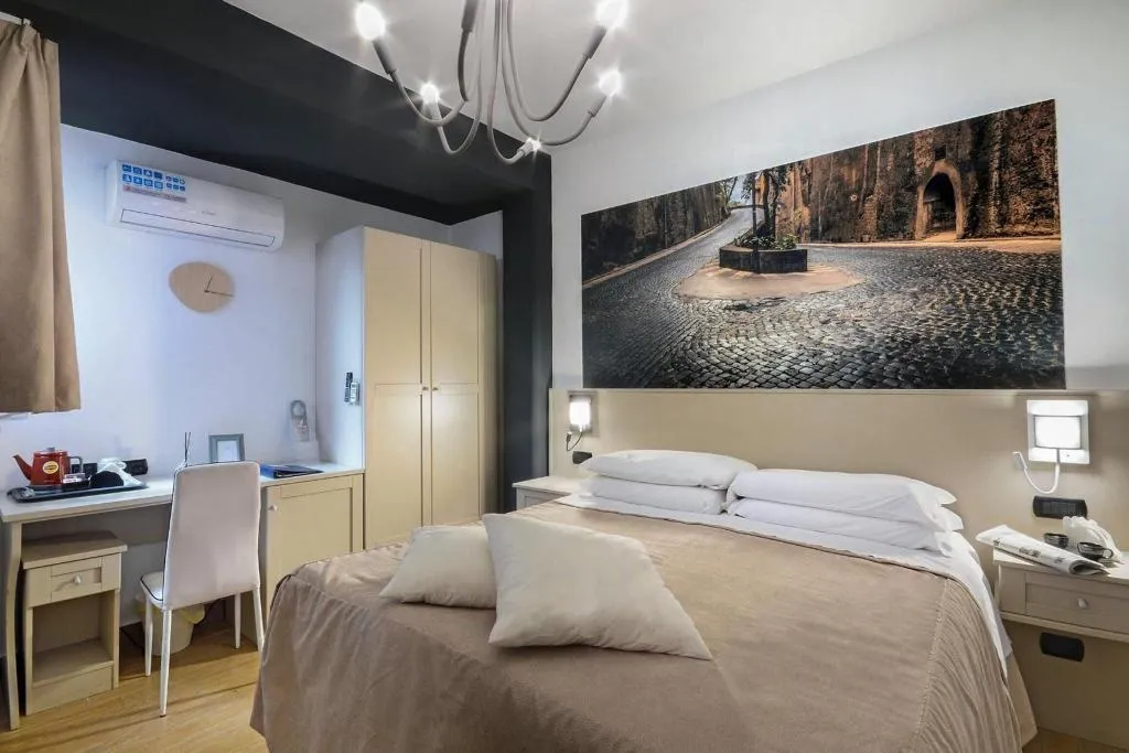 Room, B B Sorrento Queen, Naples
