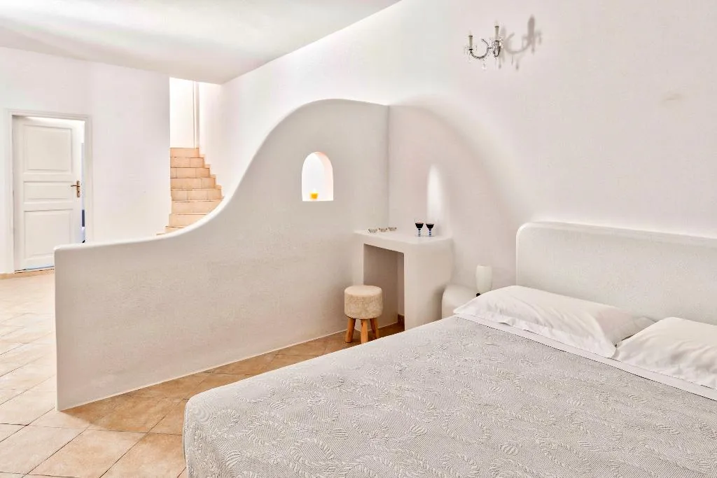 Room, Katharos Pool Villas, Santorini
