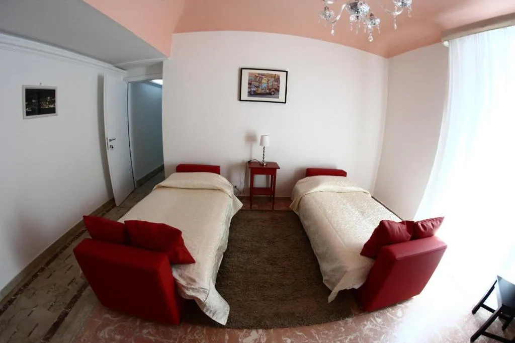 Room, Gualtiero Camere E Suite, Catania