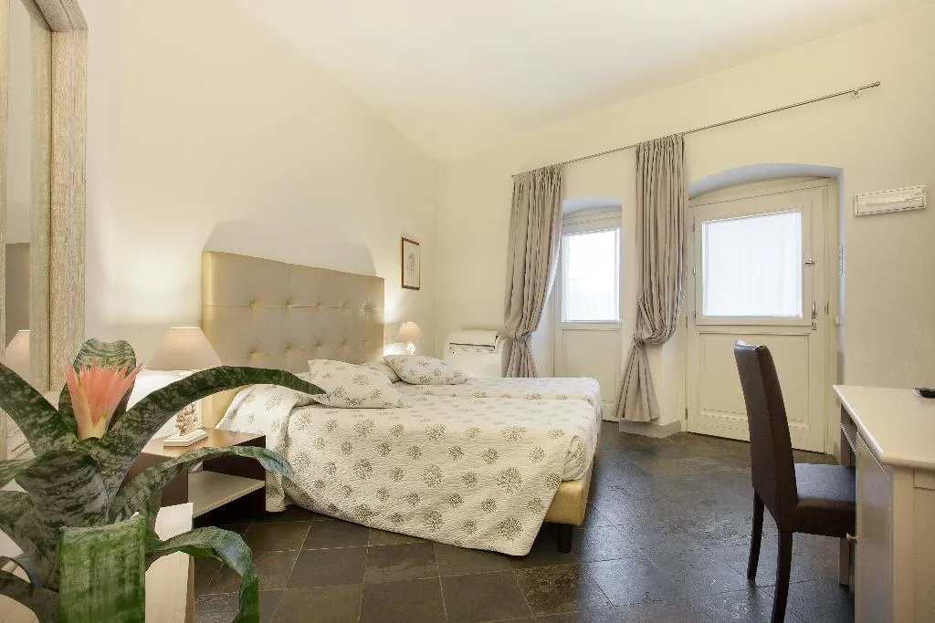 Room, Maison Tresnuraghes, Cagliari