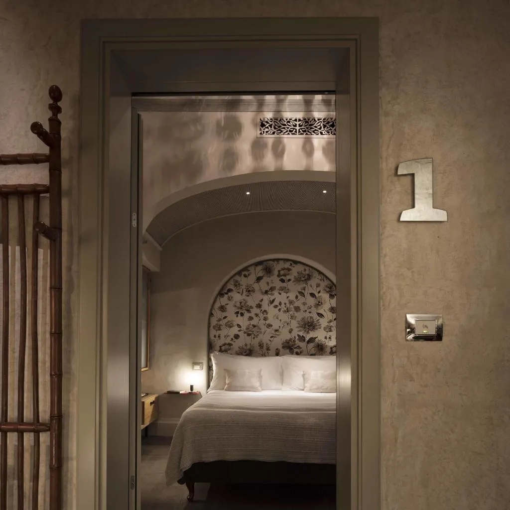 Room, Ottantotto Firenze, Florence