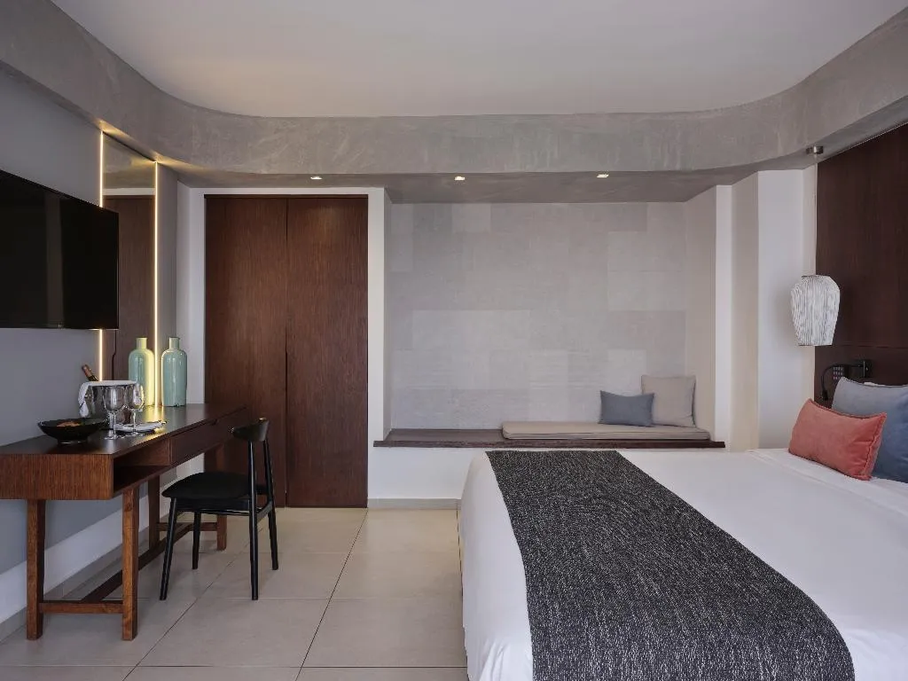 Double or Twin WITH PRIVATE POOL Room, Atlantica Caldera Palace, Crete